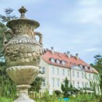 Schloss Rattey mit Amphore Inselmühle Usedom.jpg